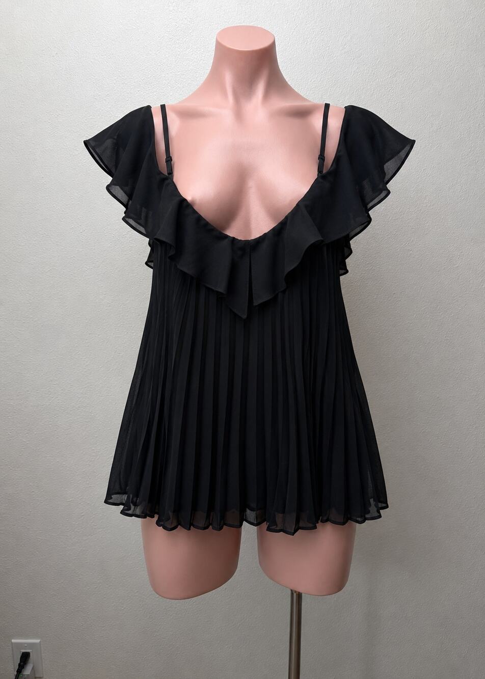 Delfi Black Pleated Accordion Ruffle Flowy Back Keyhole Cami S